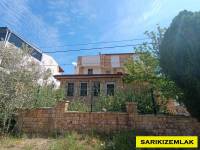 Edremit Güre`de Satılık 6+1 Villa